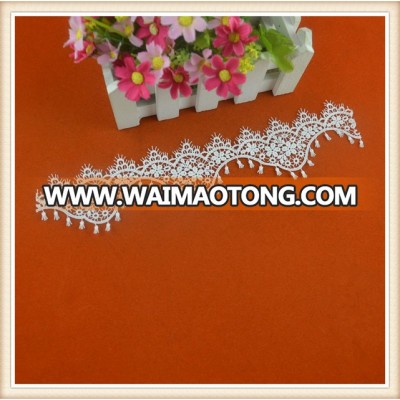 Fancy wholesale natural white cotton crochet lace trim with small tassel rope in scalloped flower design